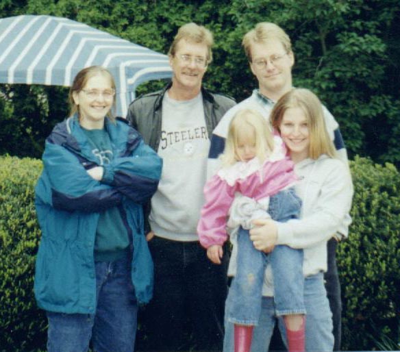Mom, Dad, Shawn, Paige, Carrie - 5/18/02