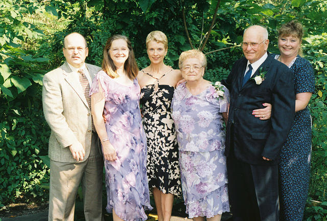 Uncle Rob, Mom, Aunt Barb, Gram, Pap, Aunt Dawn