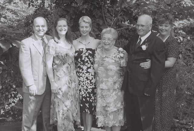 Uncle Rob, Mom, Aunt Barb, Gram, Pap, Aunt Dawn