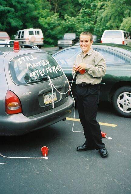 Kevin decorating the car.