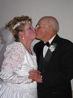 Aunt Dawn and Pap kissing. :D