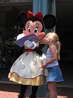 Carrie with Minnie, signing Carrie's book.