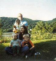 Everyone.
Dad, Paige, Mom, Ric, Shawn.
July 1981